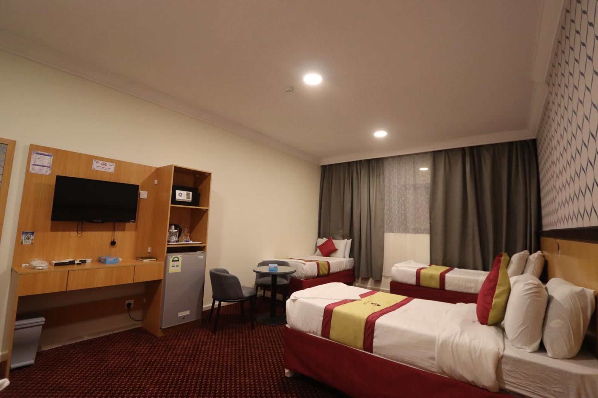 فندق أعيان البركة Hotel 3*